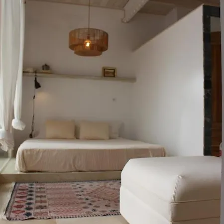 Cornise Apartment *