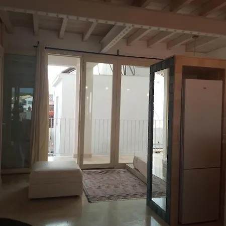Apartment Cornise